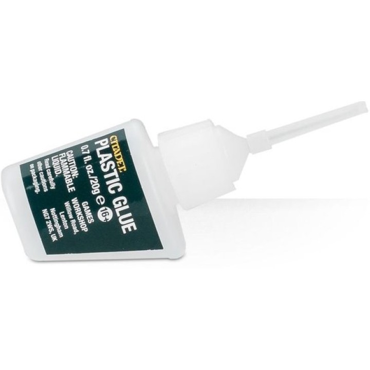 PLASTIC GLUE | Jeux et Trolleries | Spécialiste des jeux de société, jeux de cartes et wargames